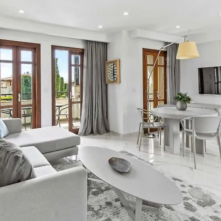 Daire Db12 Adjacent To Aphrodite Hills - Communal Pool